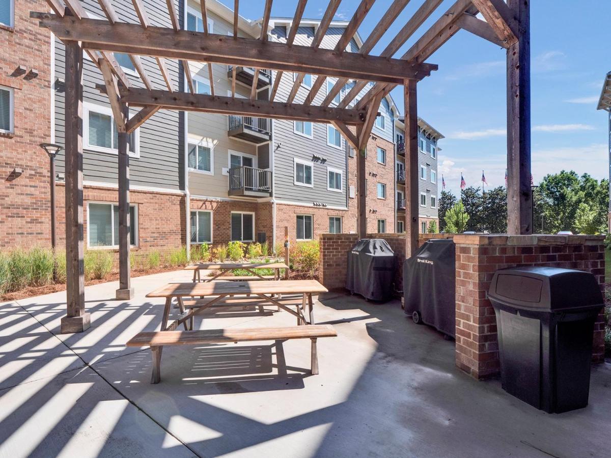 Waterwalk Extended Stay By Wyndham Charlotte - Arrowood Екстер'єр фото